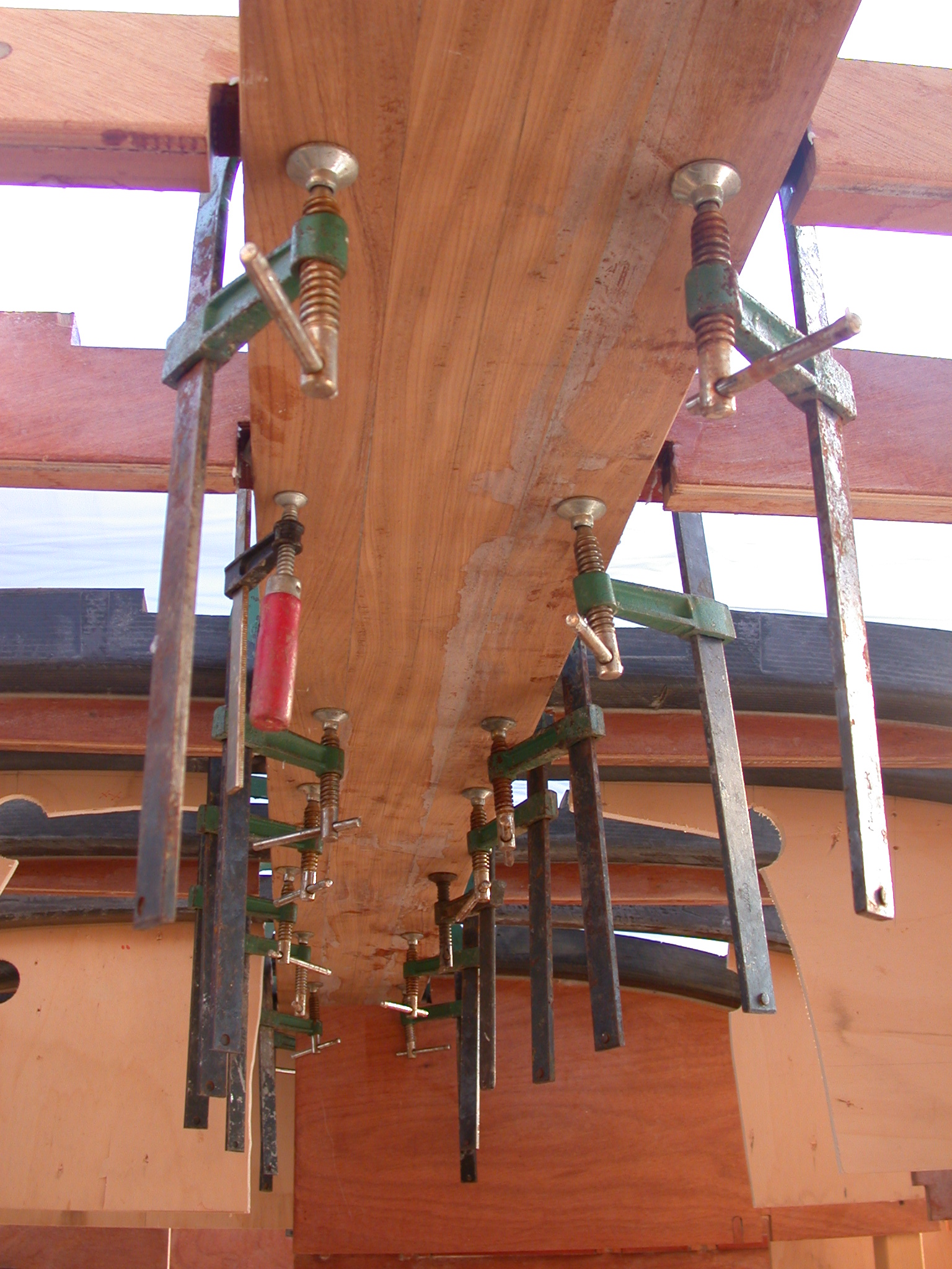 Caribbea 32 - chiglia e paramezzale Slide background